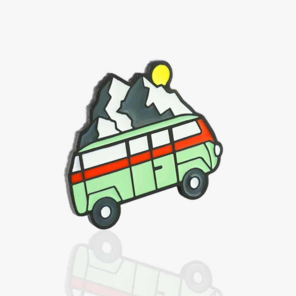 przypinka emaliowana kamper